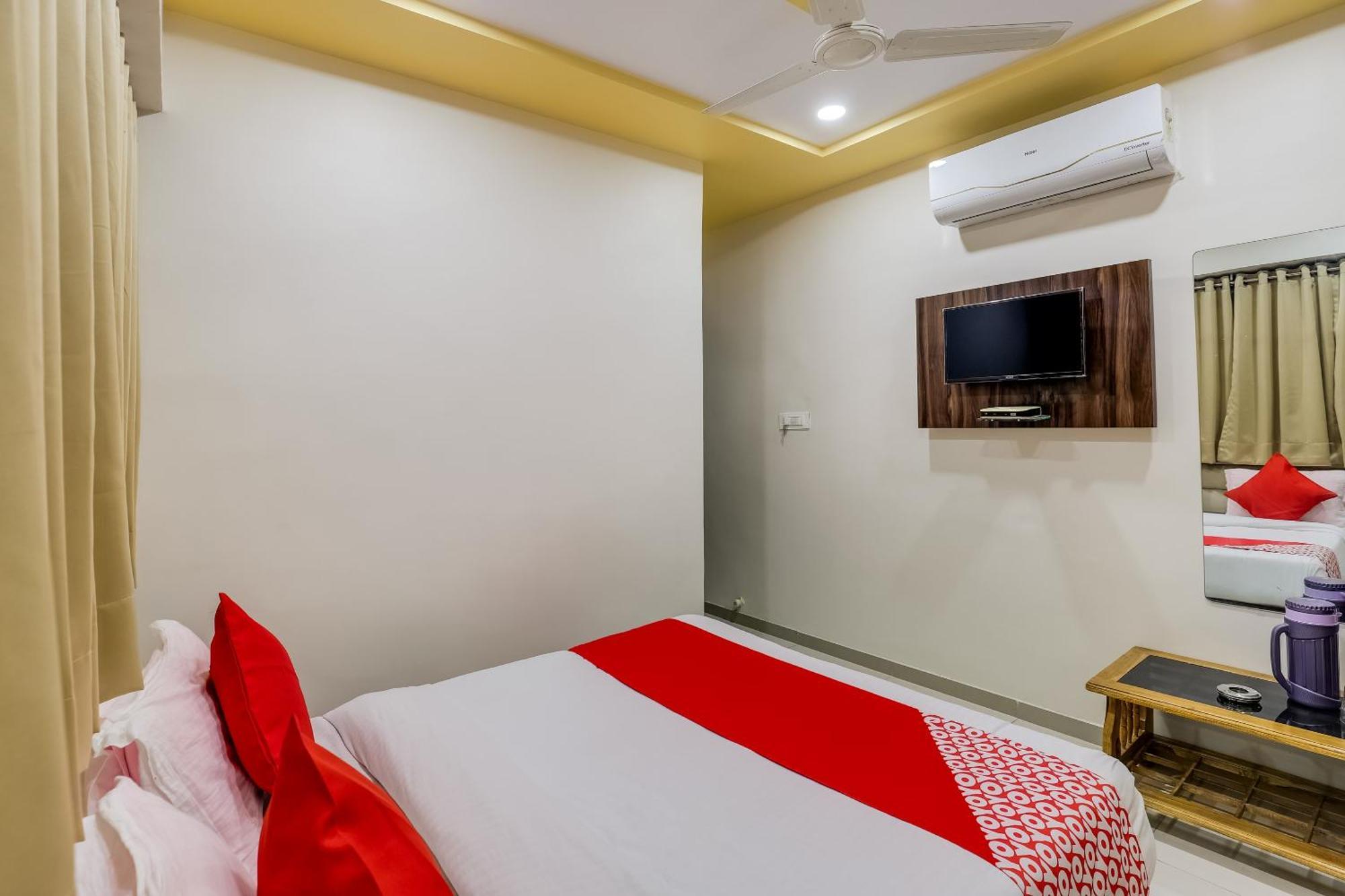 Collection O Hotel Alice Ахмедабад Екстериор снимка