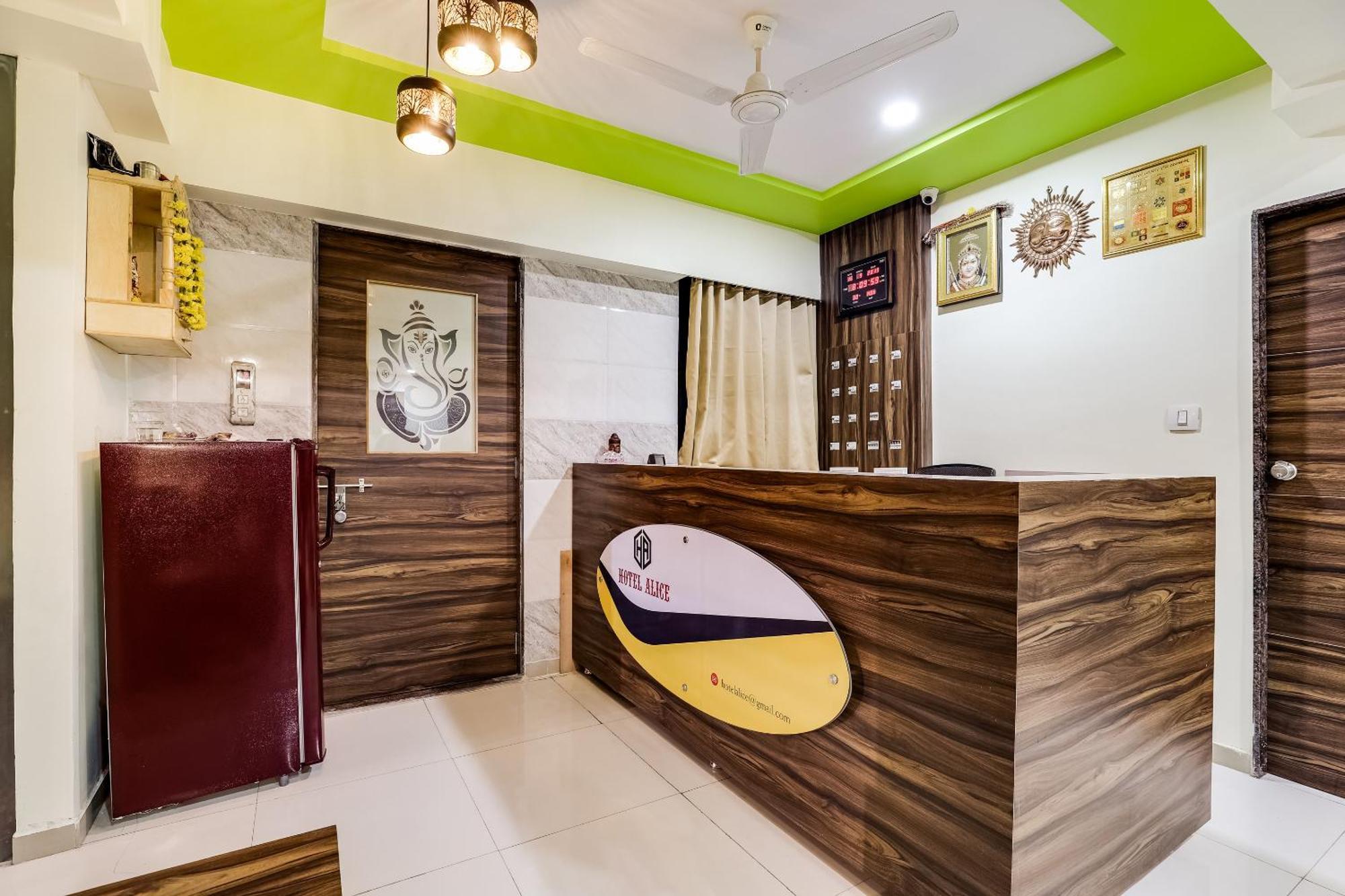 Collection O Hotel Alice Ахмедабад Екстериор снимка